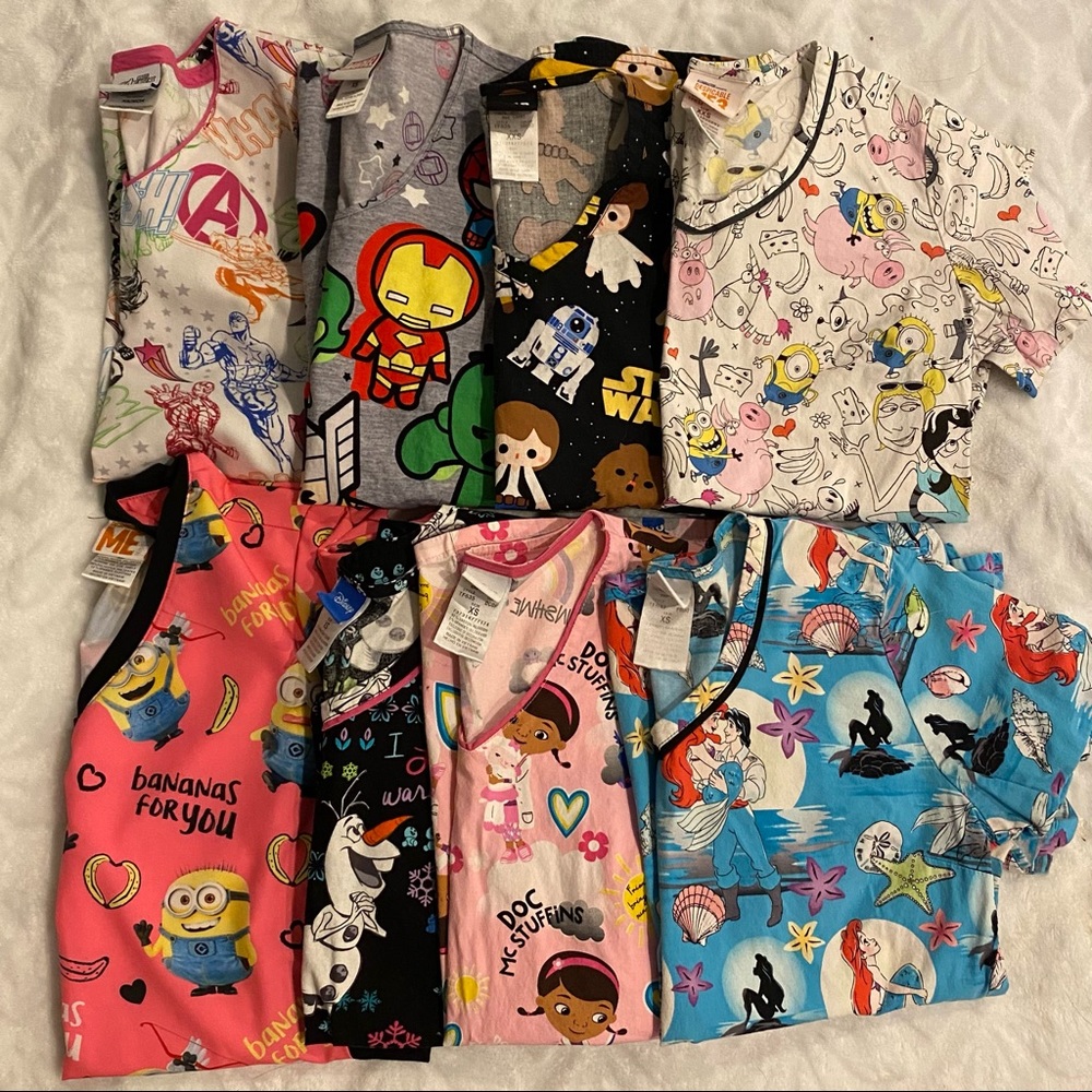✨ Lot of 8 XS/XXS Disney / Marvel / Star Wars / Minion Scrub Tops ✨